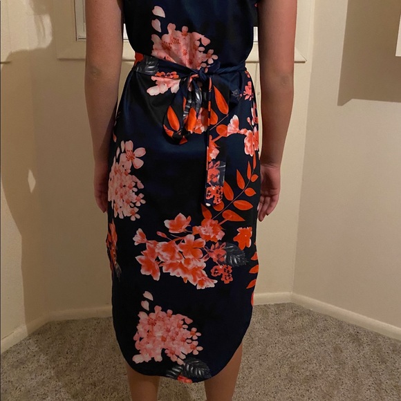 Floral dress - Picture 2 of 4